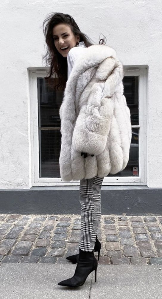 woman in fur coat 22 #101783231