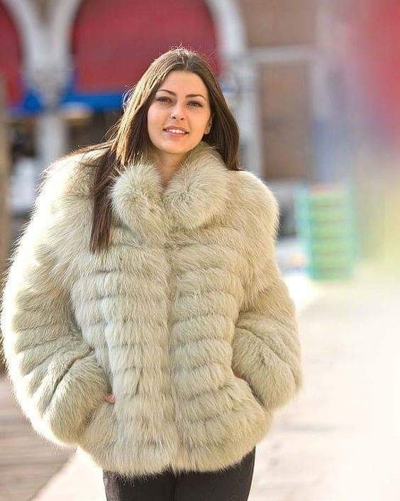 woman in fur coat 22 #101783268