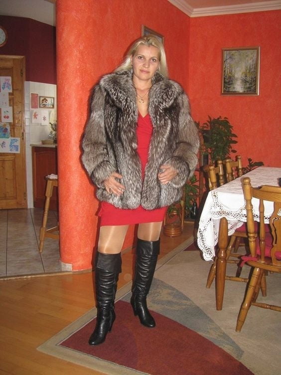 woman in fur coat 22 #101783364