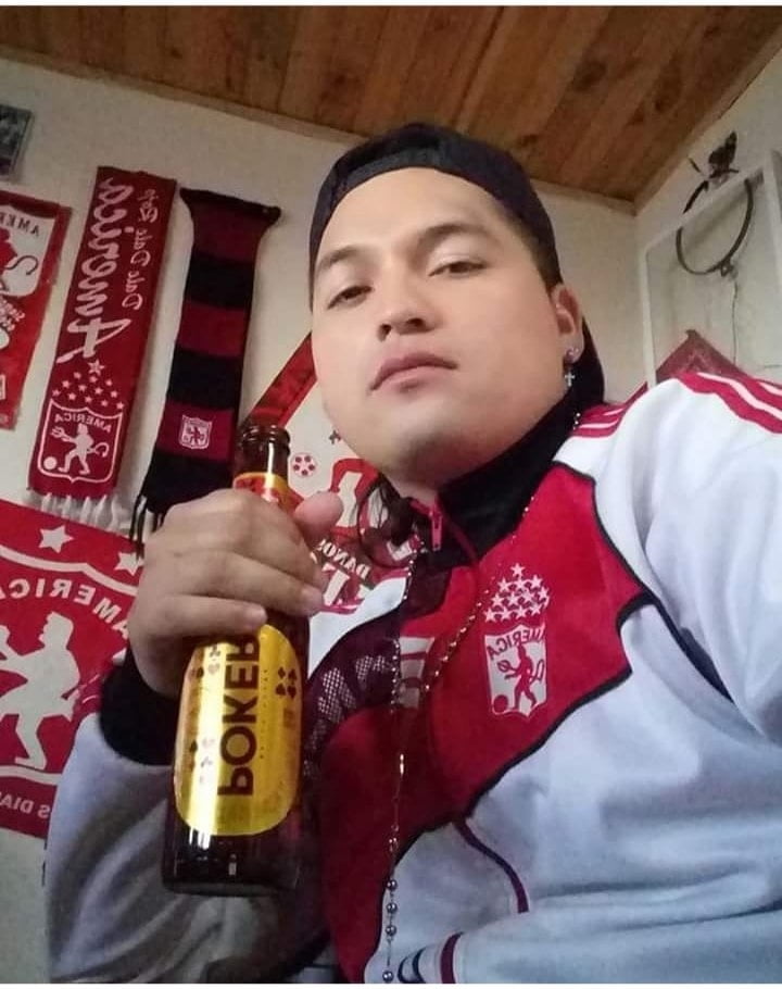 Puta y su cornudo #97079487