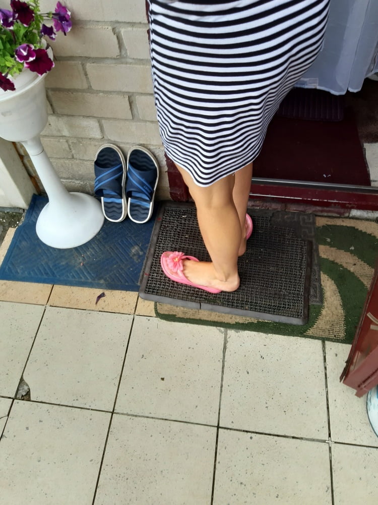 Mom in Flip Flops #92788318