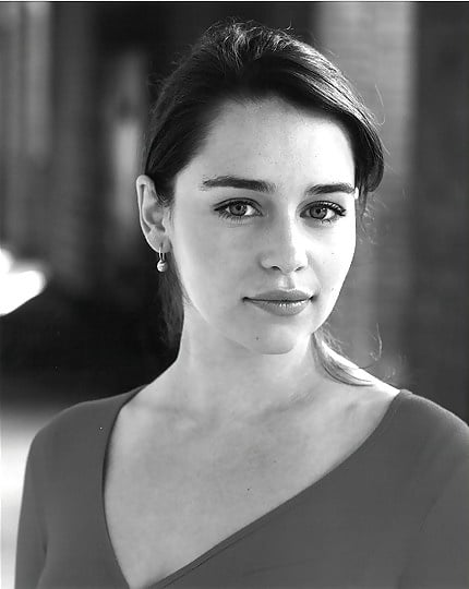 Emila Clarke Hot Pics #103873380
