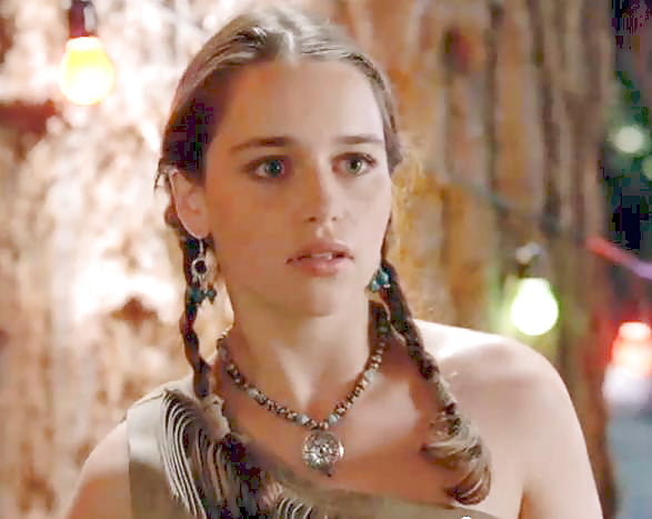 Emila Clarke Hot Pics #103873404