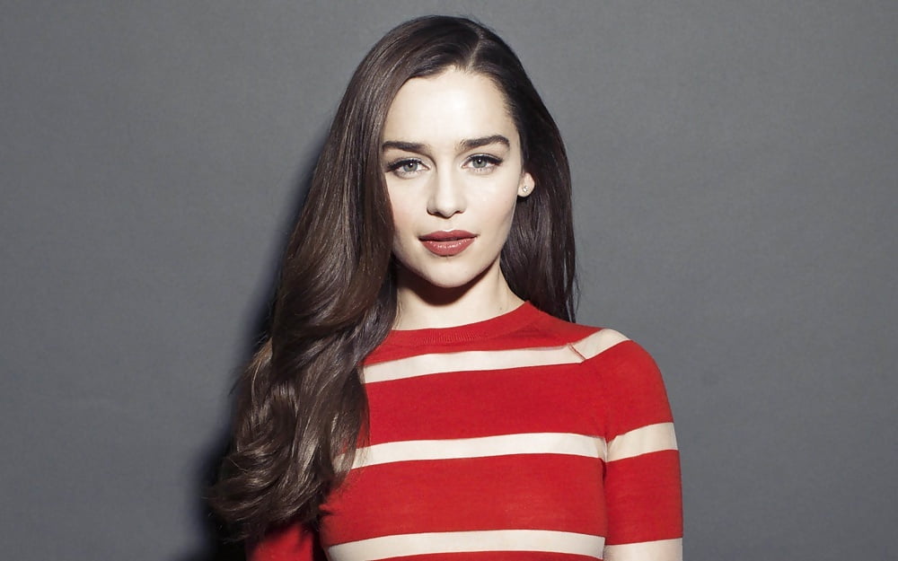 Emila Clarke Hot Pics #103873690