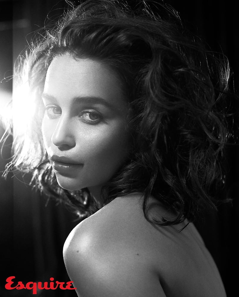 Emila Clarke Hot Pics #103873870