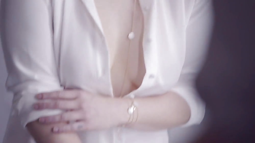Emila Clarke Hot Pics #103873930