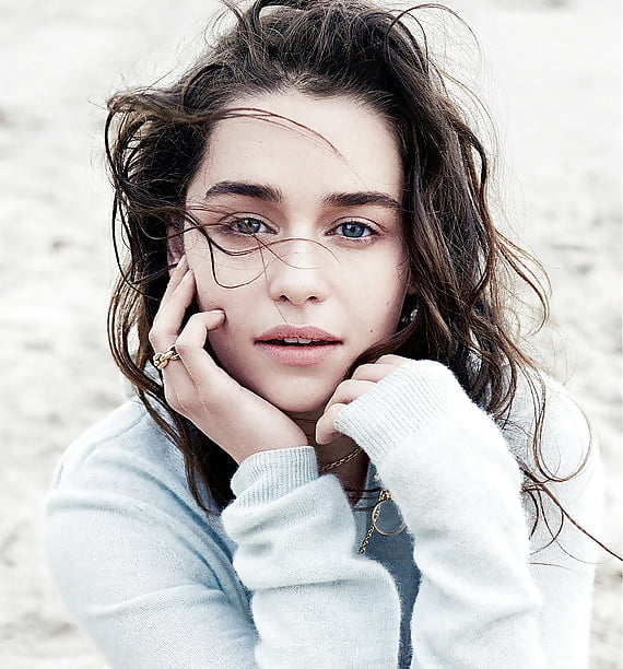 Emila Clarke Hot Pics #103874729