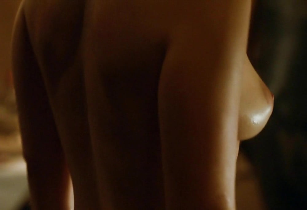 Emila Clarke Hot Pics #103874848