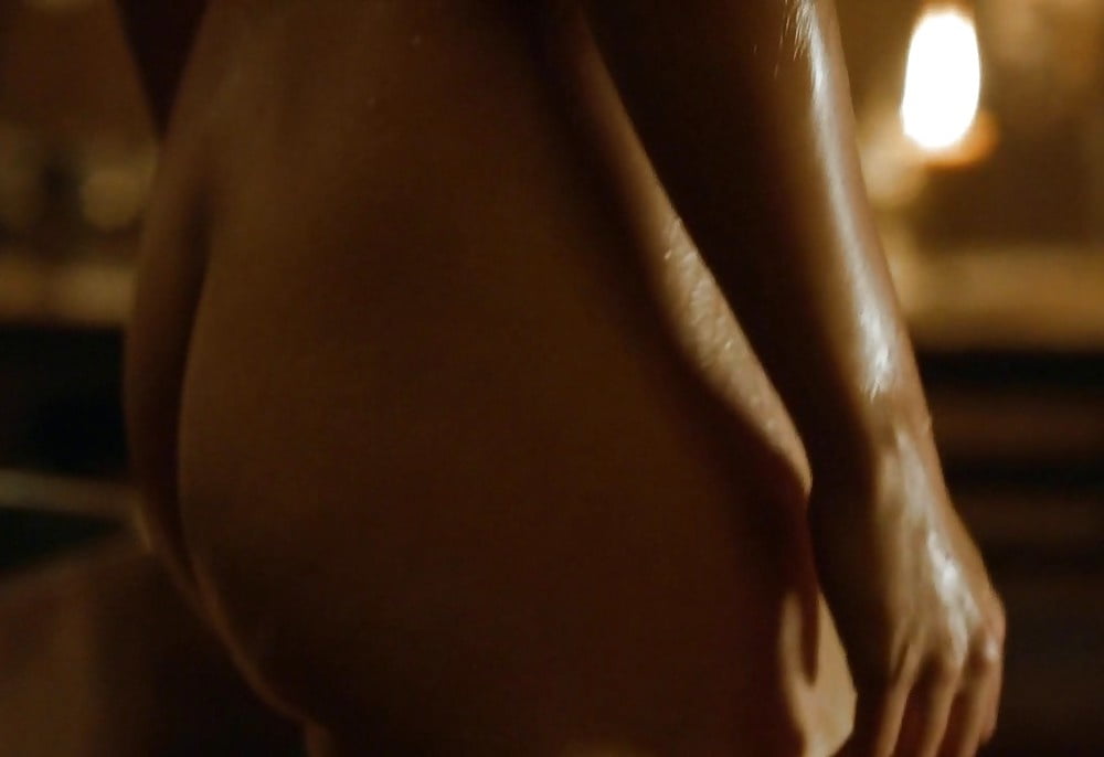 Emila Clarke Hot Pics #103874862