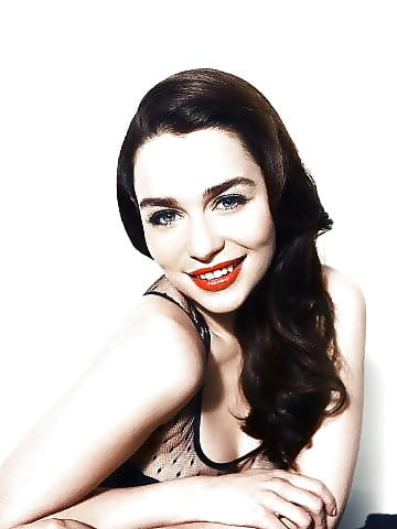 Emila Clarke Hot Pics #103874992