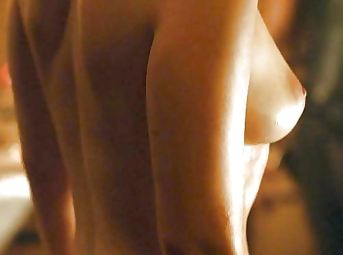Emila Clarke Hot Pics #103875190