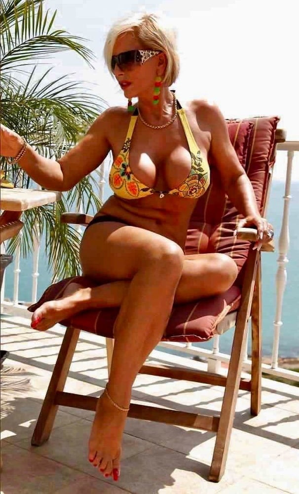 Sexy piernas cruzadas #23
 #92654650