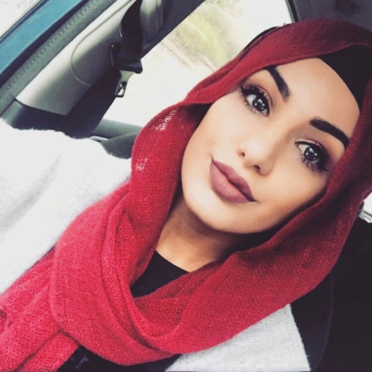 Heiße türkische Instagram-Hijab-Dame
 #79715893