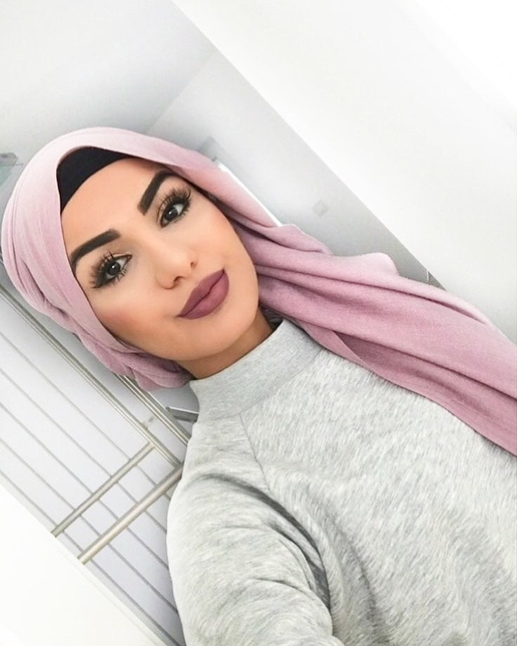 Hot Turkish Instagram Hijab Lady #79715901