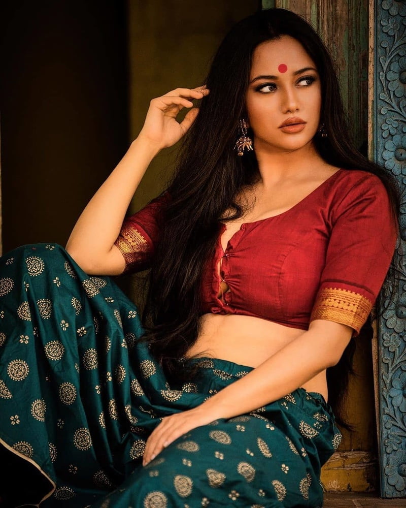 sexy saree #101164326