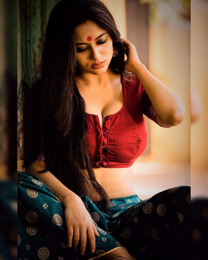 sexy saree #101164329