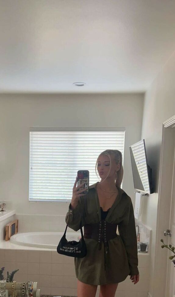 Loren Gray desnuda #107891142