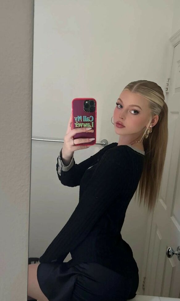 Loren Gray desnuda #107891146