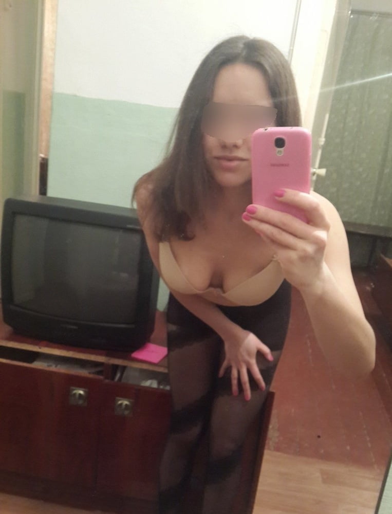 Jeune et mince femme russe sexwife lena
 #96260348