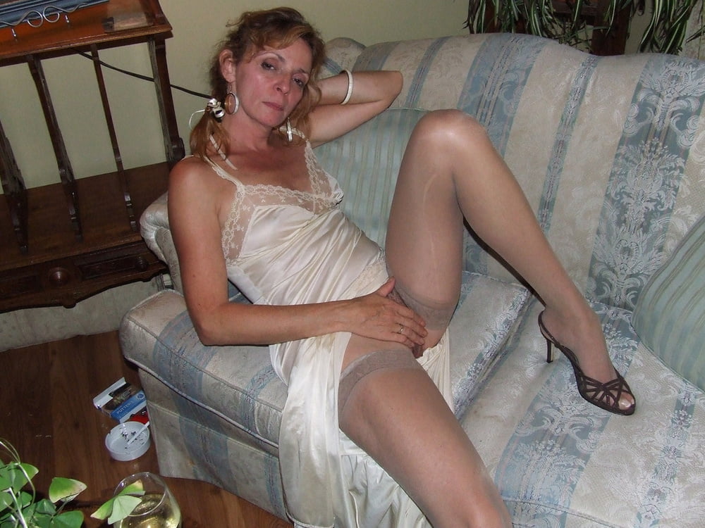 2. Mature, Slut wife Cathy poses for the net #96202495