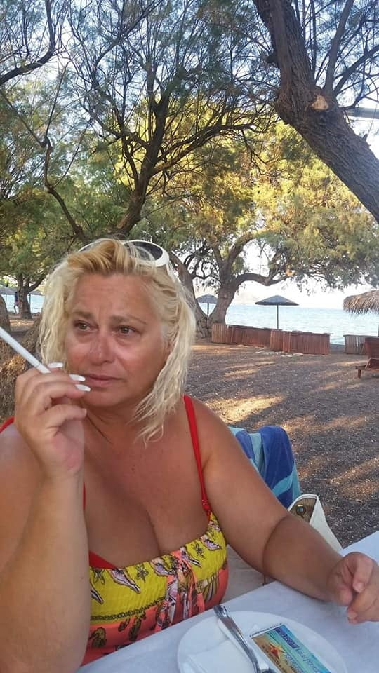 Griechische sexy Milf mit großen Titten von Facebook genommen
 #91458197