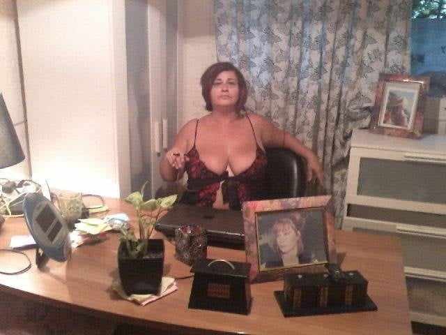 Griechische sexy Milf mit großen Titten von Facebook genommen
 #91458245