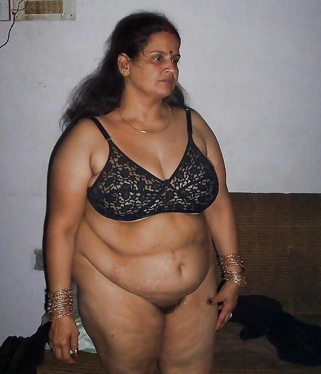 Indische Tante mit großen Titten
 #101755675