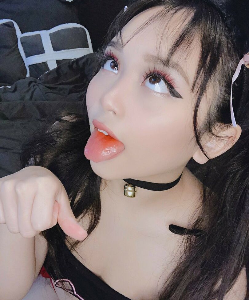 Ambiiyah desnuda #108302033