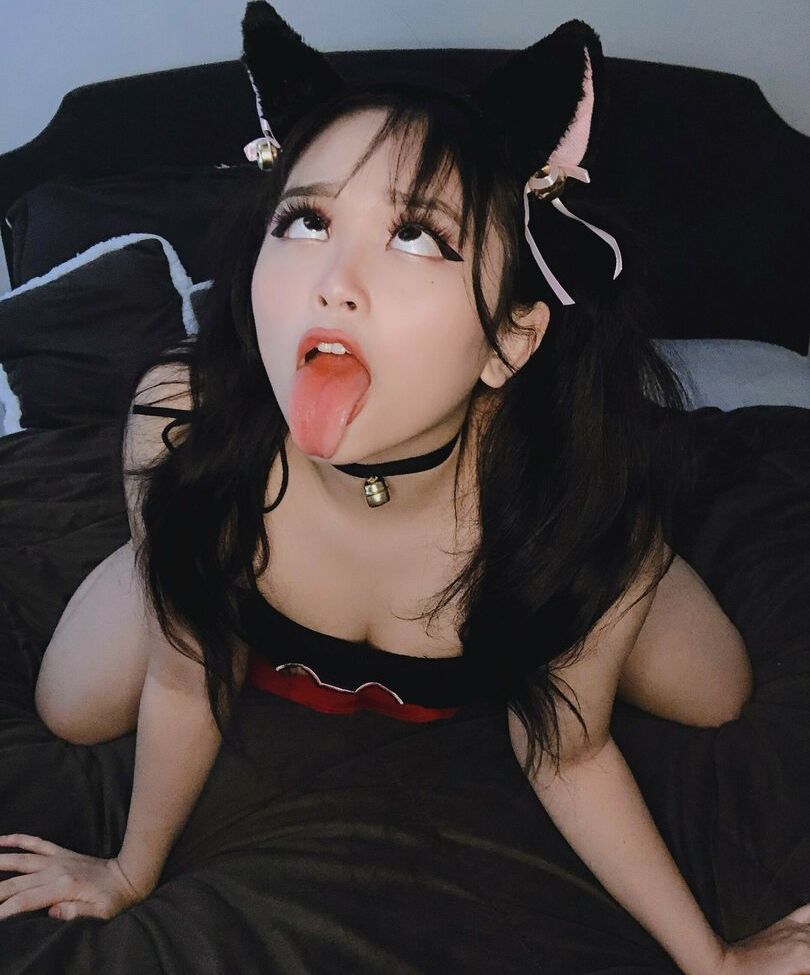 Ambiiyah desnuda #108302072