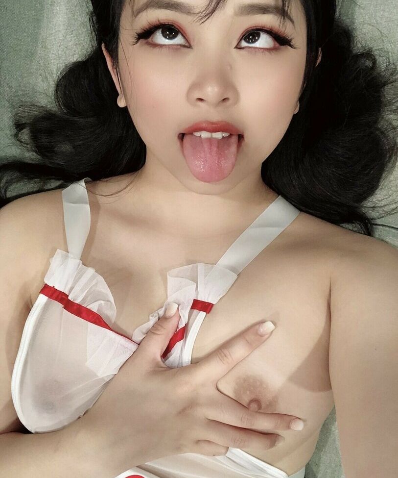 Ambiiyah desnuda #108302217