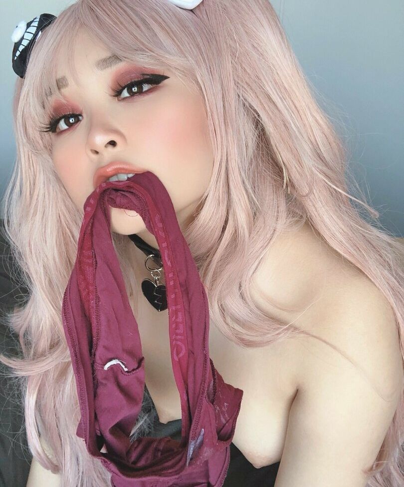 Ambiiyah desnuda #108302279