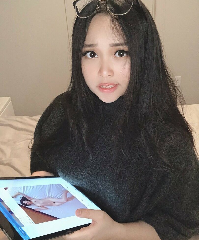 Ambiiyah desnuda #108302297