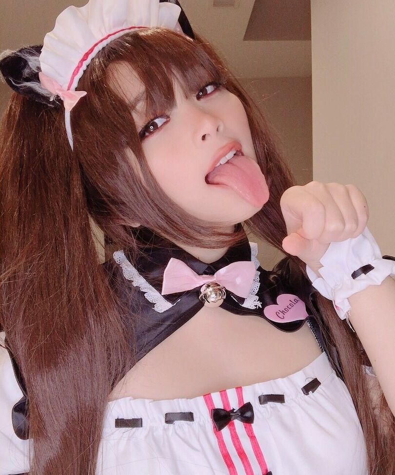 Ambiiyah desnuda #108302400