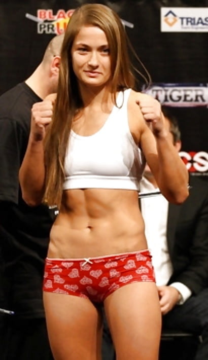 Karolina kowalkiewicz
 #102758336