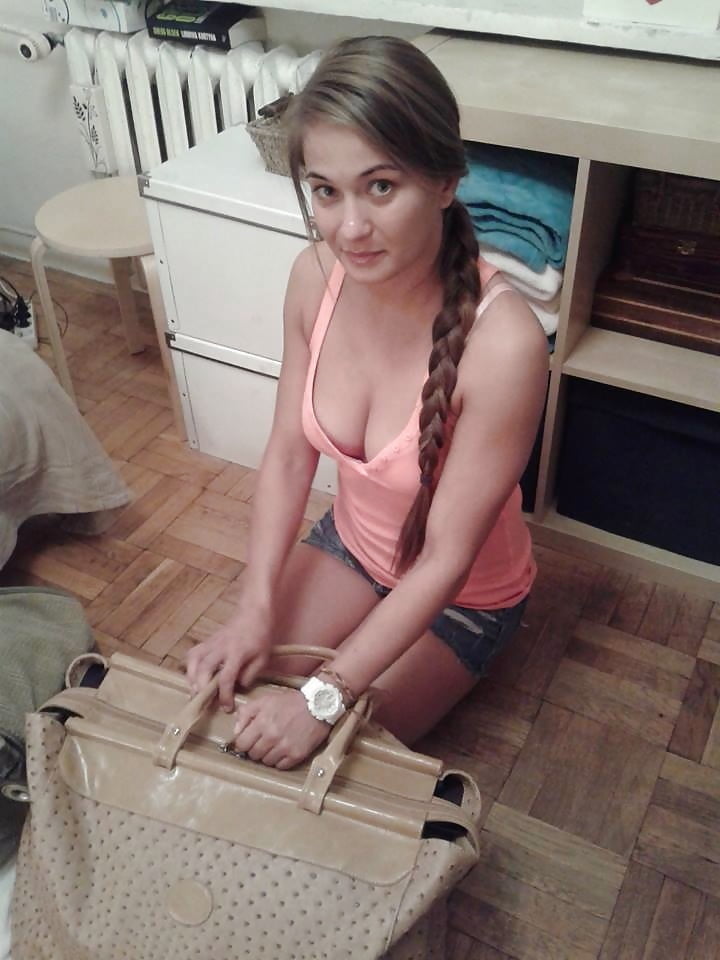 Karolina kowalkiewicz
 #102758342