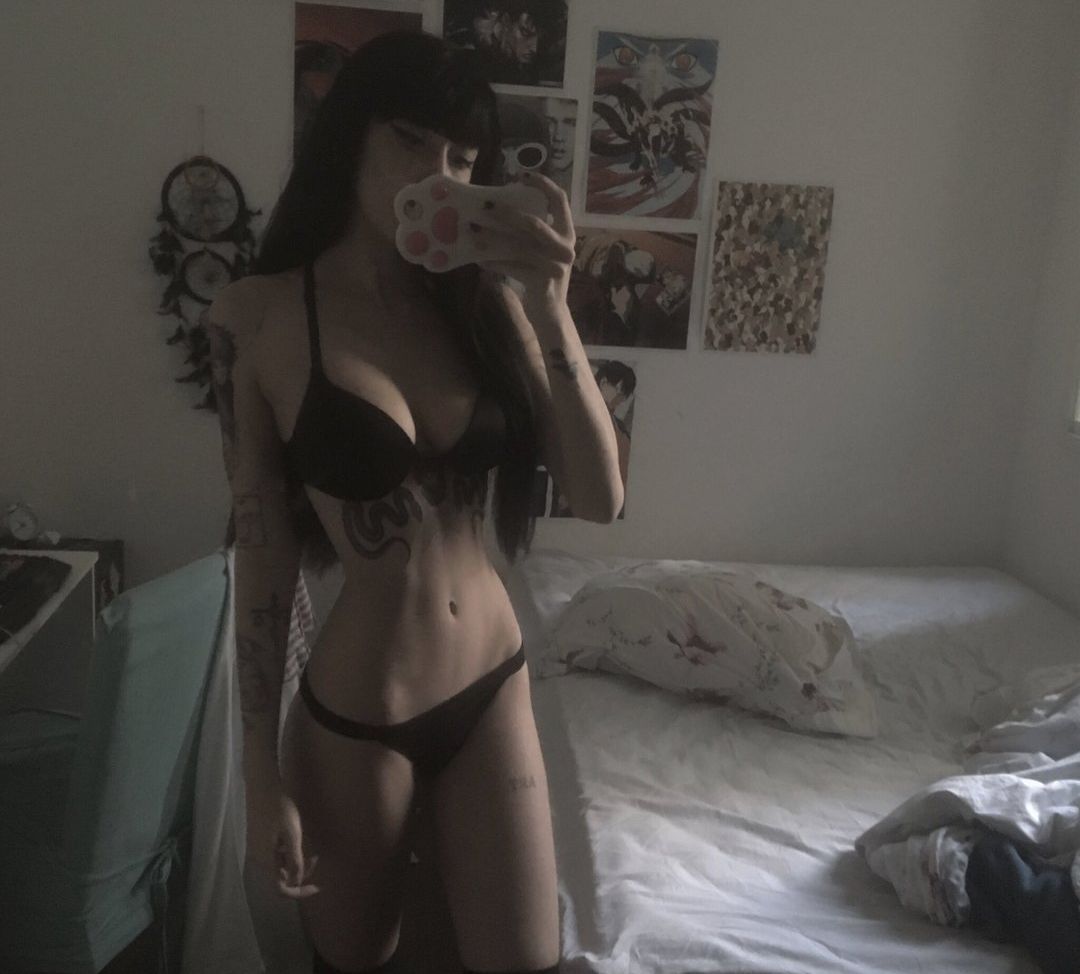 Trizpac desnuda #108160374