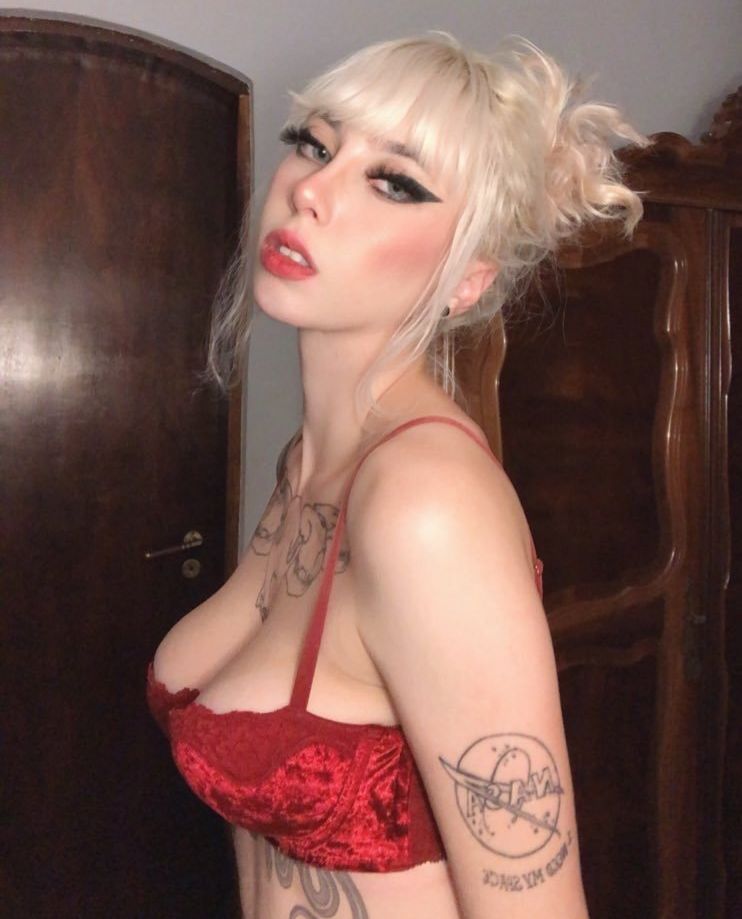 Trizpac desnuda #108160385