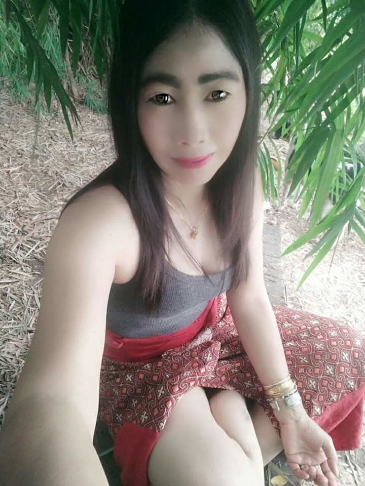 Ibu cantik berdada besar #95372966