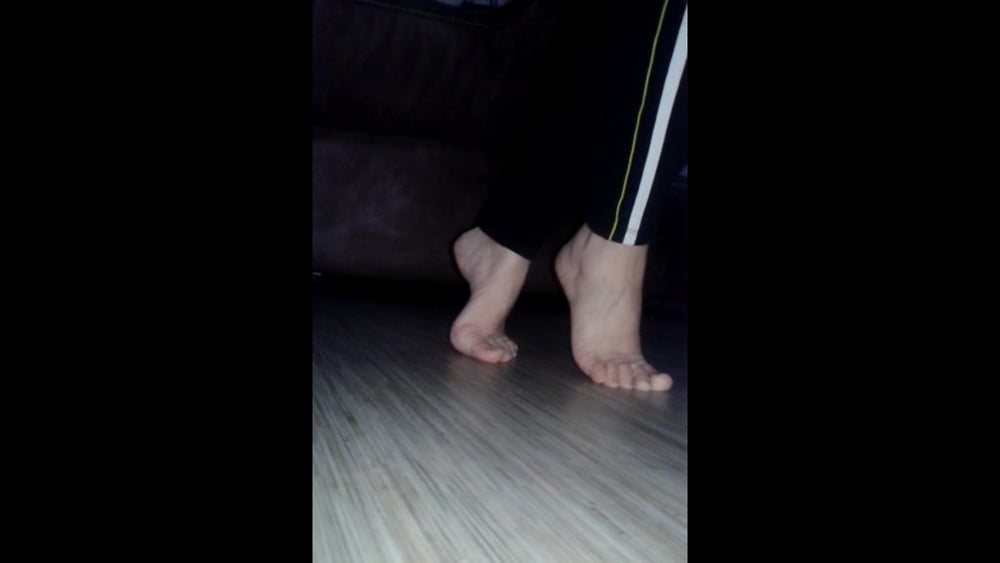 Mes pieds sexy pour footjob
 #106647447