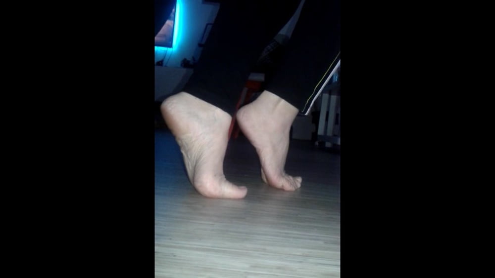 Mes pieds sexy pour footjob
 #106647470