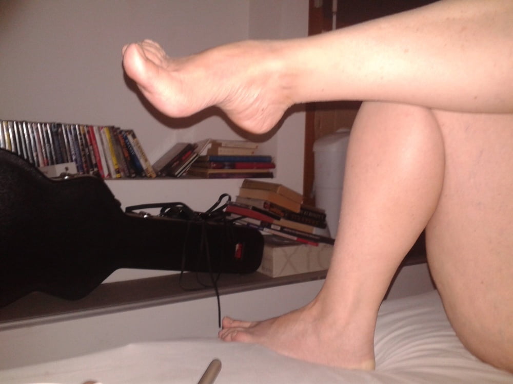 Mes pieds sexy pour footjob
 #106647506