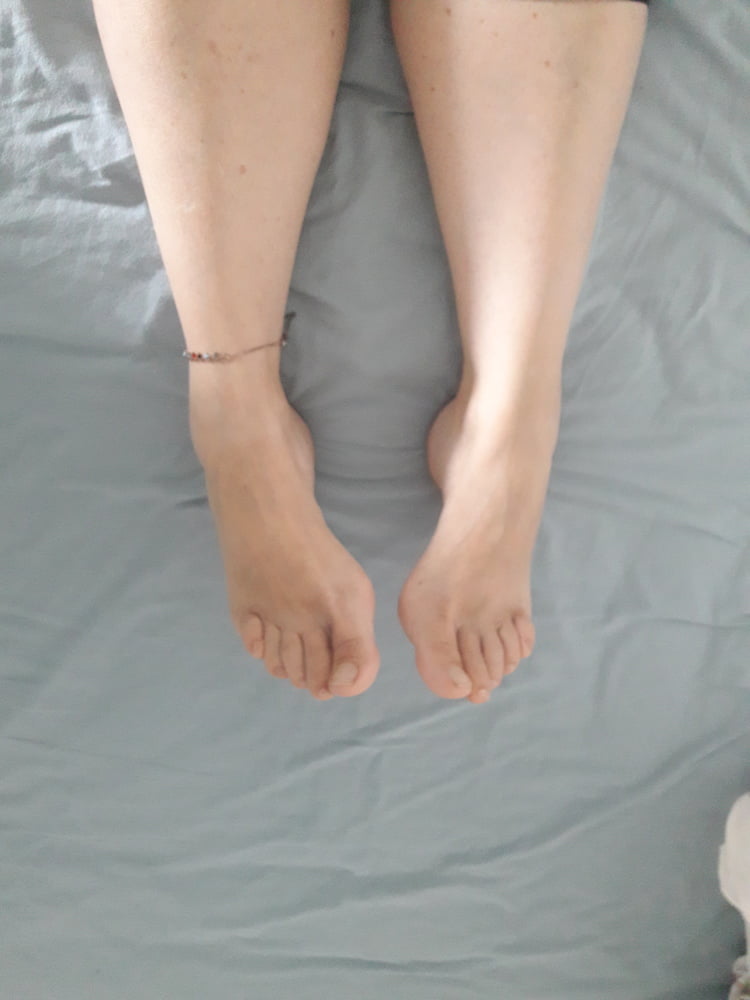 Mes pieds sexy pour footjob
 #106647535