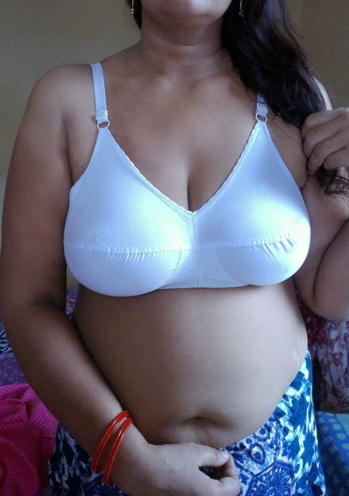 Desi aunty tette
 #93392532