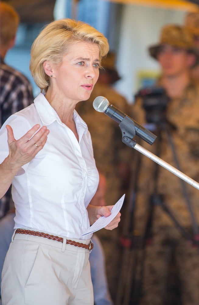 Ursula von der leyen
 #102349570