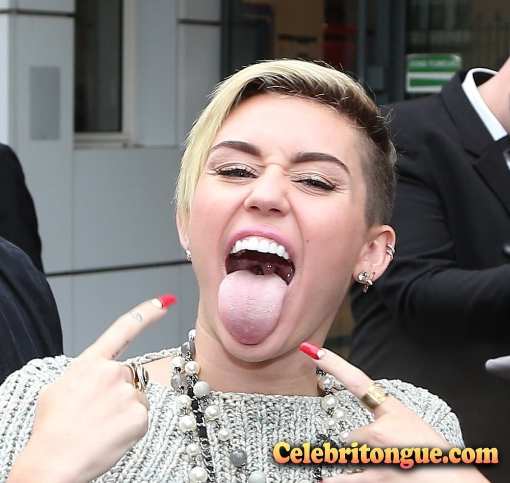 Miley cyrus
 #99042957