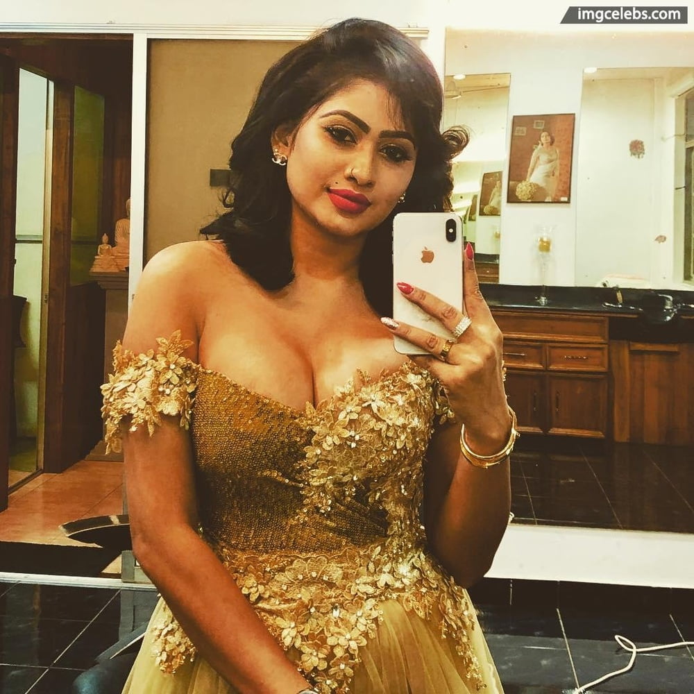 Piumi Hansamali #80778758