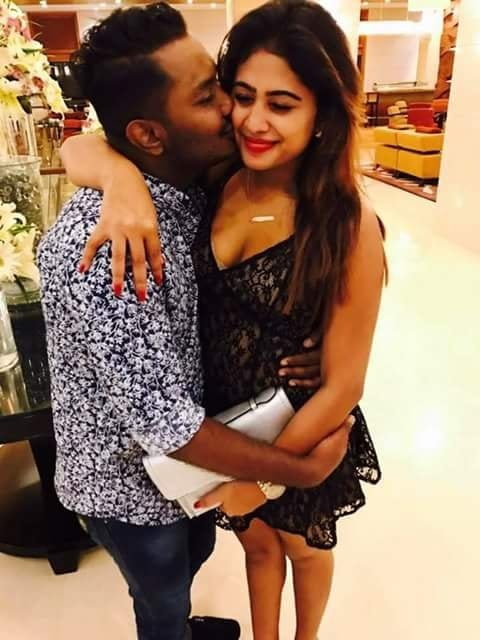 Piumi hansamali
 #80778783