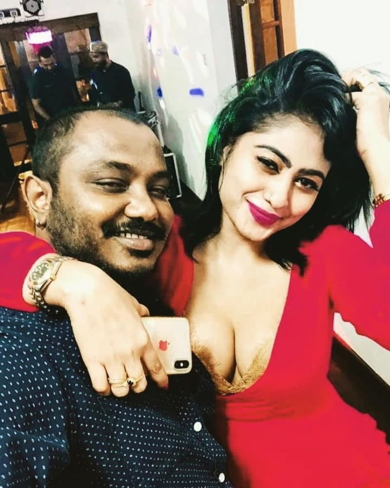 Piumi hansamali
 #80778805