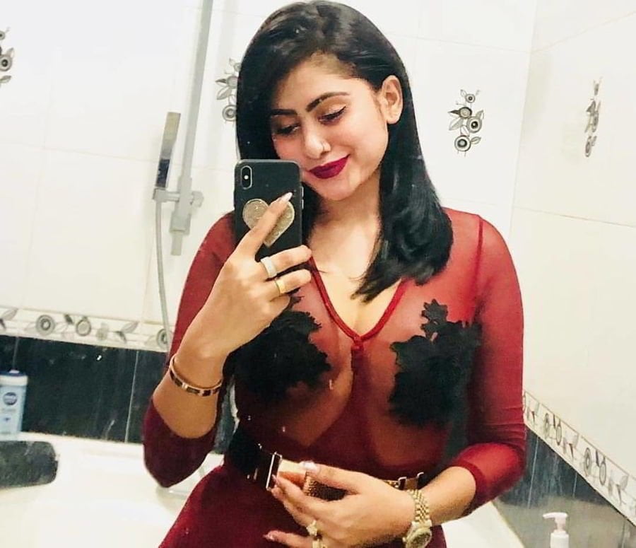 Piumi Hansamali #80778811