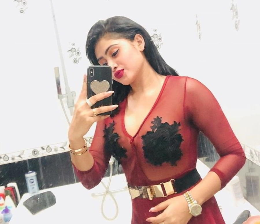 Piumi Hansamali #80778816